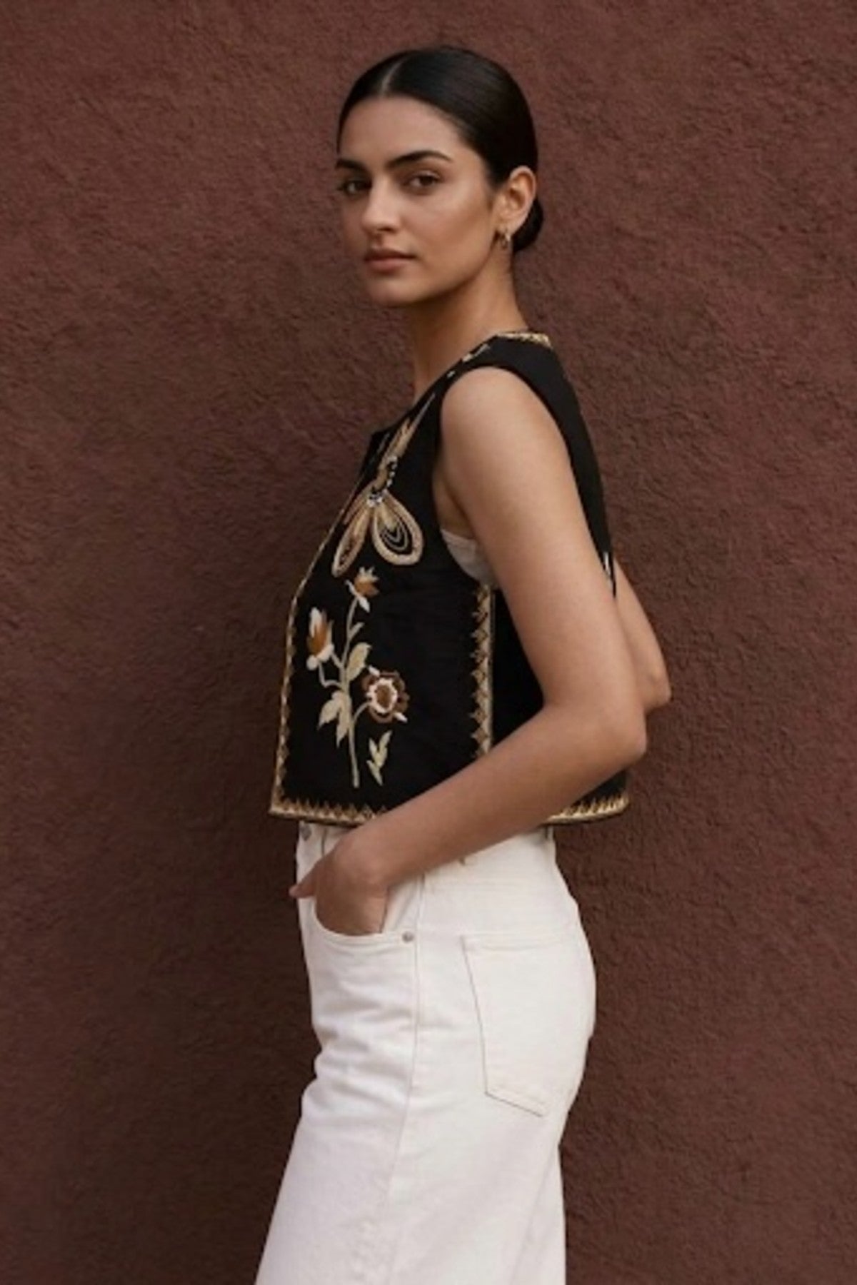 Naqsh Black Embroidered Waistcoat